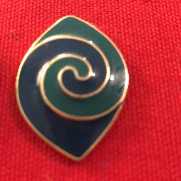 Vintage Trifari Pierced Green Enamel and Gold Tone Earrings - Picture 2 of 5